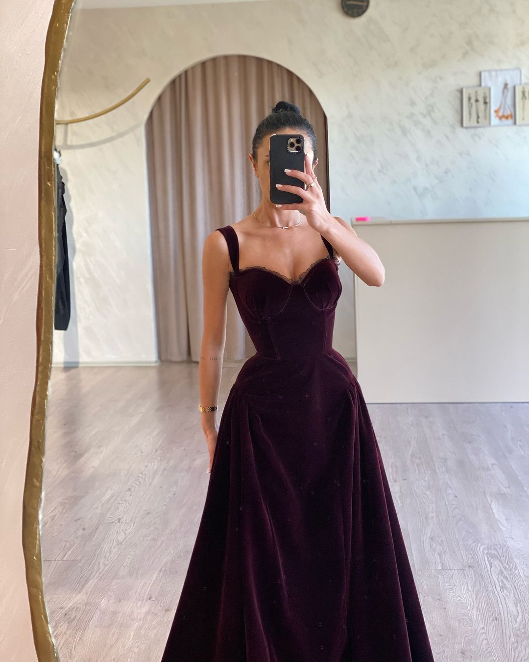 Exquisitetti Strap Backless Velvet Tailored Prom Dress