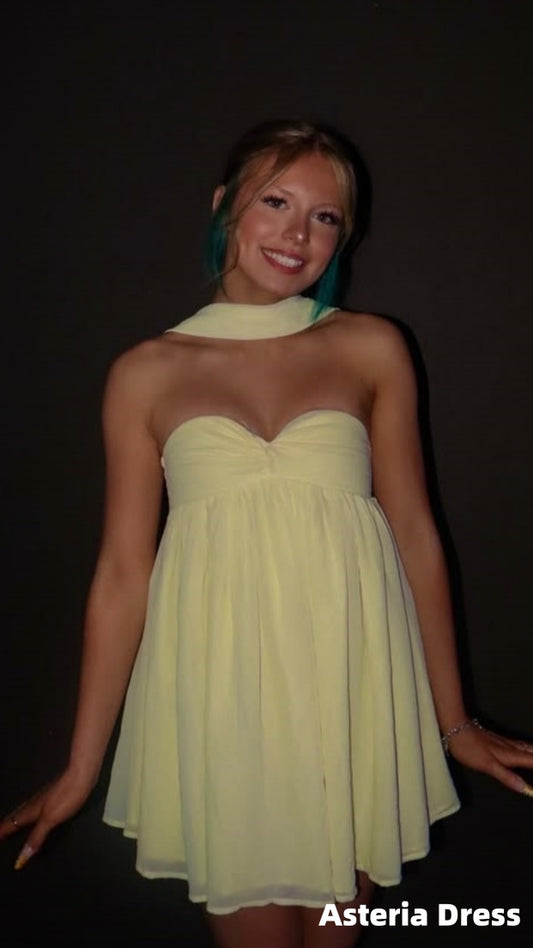 Sweetheart Yellow Chiffon Mini Homecoming Dresses With Neck Belt