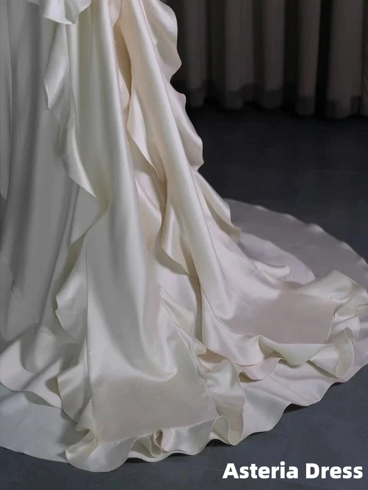 Classy Ball Gown Scoop Satin Ruffles Ivory Wedding Dresses Brides Dress