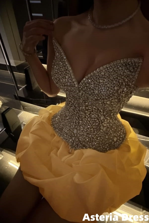 Luxury Sweetheart Beaded Mini Homecoming Dresses