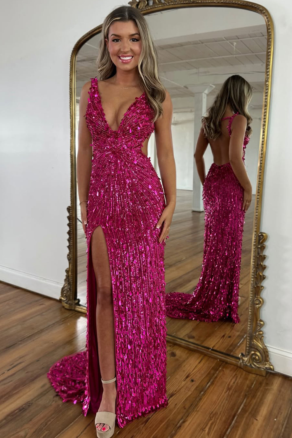 Gorgeous Sheath V Neck White Sequins Long Prom Dresses with Beading