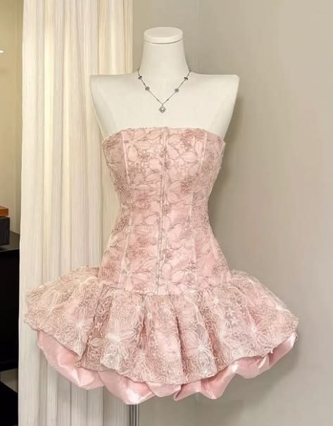 Pretty Ball Gown Strapless Satin Lace Short Homecoming Dress 17th Birthday Outfits