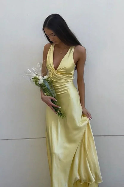 Stylish Sheath V Neck Green Long Party Dress with Open Back Bowknot