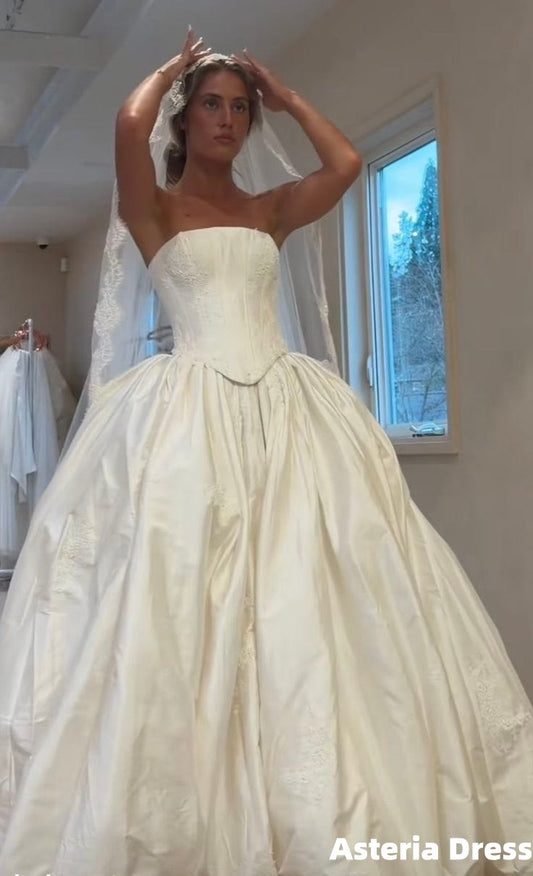 Vintage Ivory Corset Lace Wedding Gown Sleeveless Bridal Ball Gown