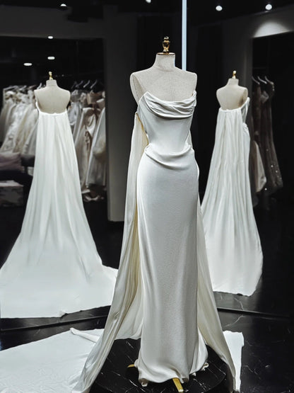 Vintage Mermaid Strapless White Satin Long Wedding Dresses With Ruffles
