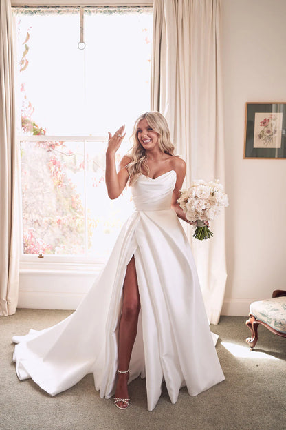 Classic Ivory Sleeveless A-Line White Satin Wedding Gown,AST944