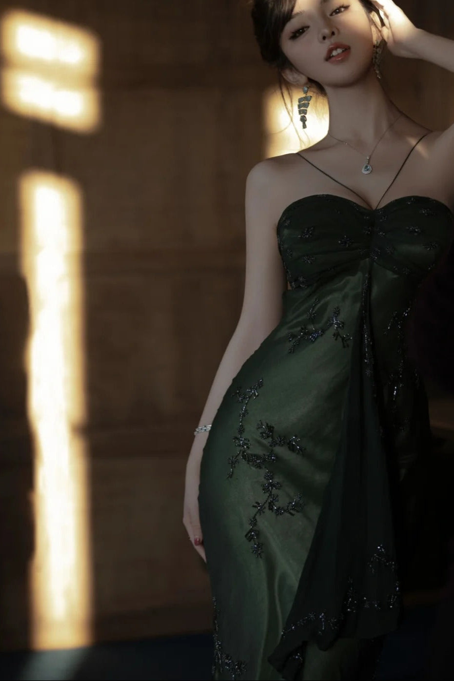 Vintage Forest Green Spaghetti Straps Long Prom Dresses Glitter Chiffon Beaded Elegant Party Dresses