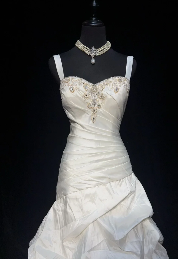 Vintage Sheath Long Wedding Dresses Spaghetti Straps Satin  White Bridal Gowns Sleeveless Bridal Dresses