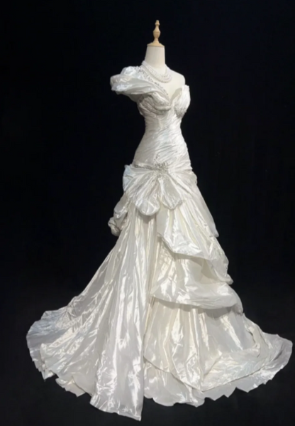 Vintage Sheath Long Wedding Dresses One-shoulder Satin  White Bridal Gowns Sleeveless Bridal Dresses