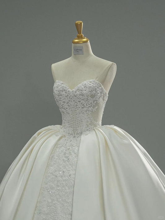 Gorgeous Sweetheart Neck Ball Gown Long Wedding Dresses Satin Applique White Bridal Gowns Sleeveless Bridal Dresses