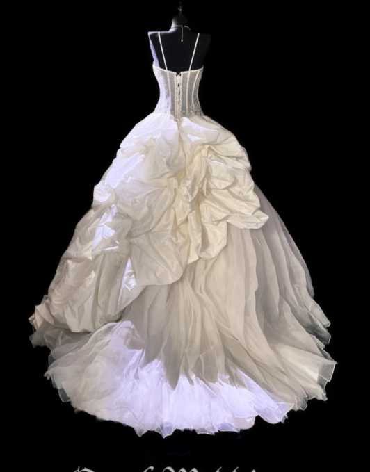Elegant White  A-Line Long Wedding Dresses Tulle Satin Spaghetti Strapless Bridal Dresses Sleeveless Bridal Gowns