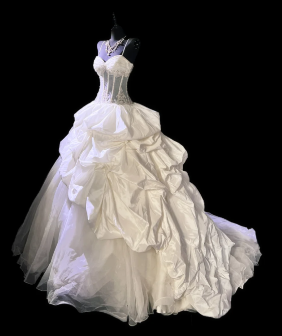 Elegant White  A-Line Long Wedding Dresses Tulle Satin Spaghetti Strapless Bridal Dresses Sleeveless Bridal Gowns