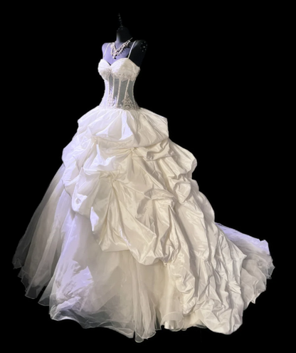 Elegant White  A-Line Long Wedding Dresses Tulle Satin Spaghetti Strapless Bridal Dresses Sleeveless Bridal Gowns