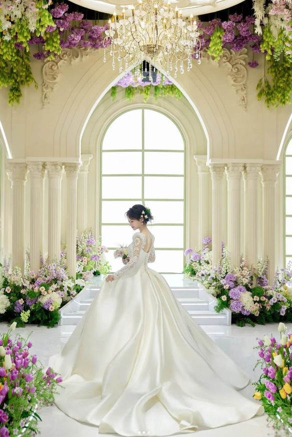 Chic A-Line Long Wedding Dresses Satin  White Bridal Dresses Beaded Long Sleeves Bridal Gown