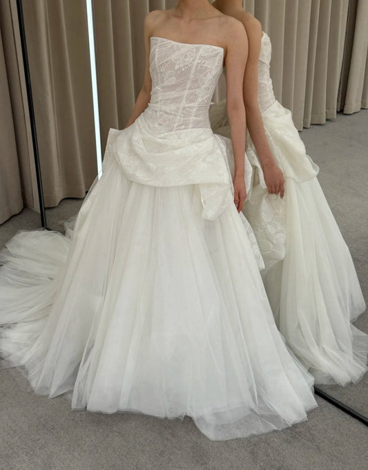 Elegant White Tulle Strapless A-Line Wedding Dress | Sleeveless Bridal Gown