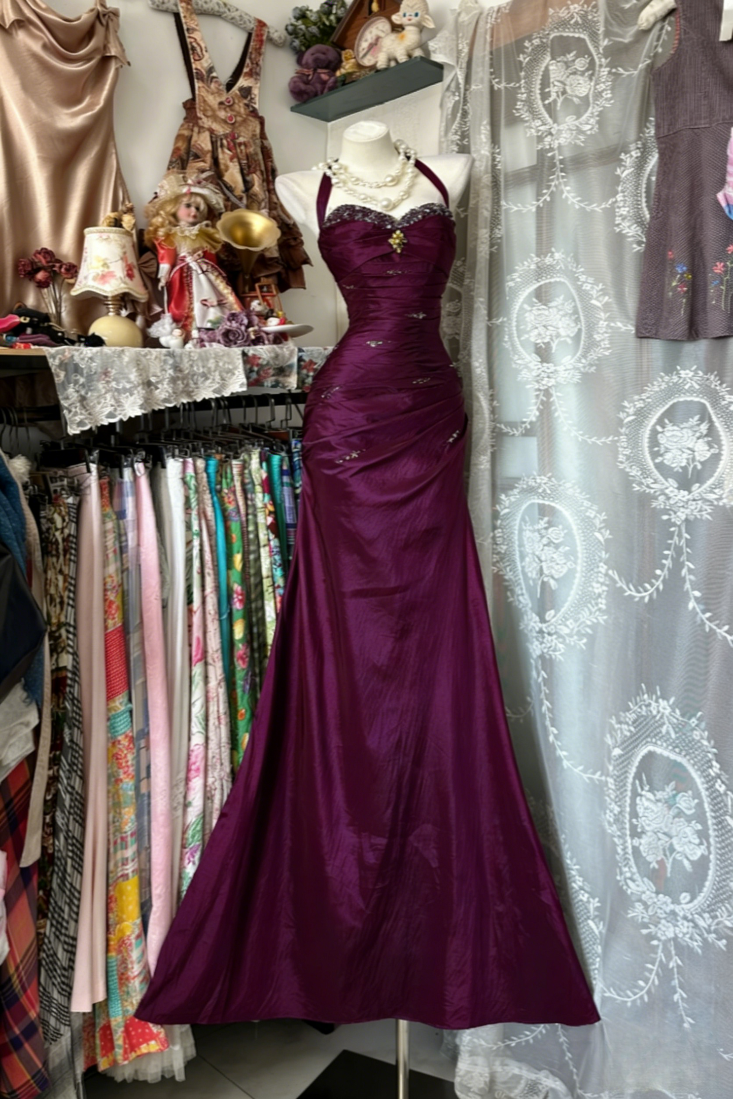 Vintage Halter Sheath Long Prom Dresses Beaded Satin Blue Evening Dresses Sleeveless Birthday Dresses