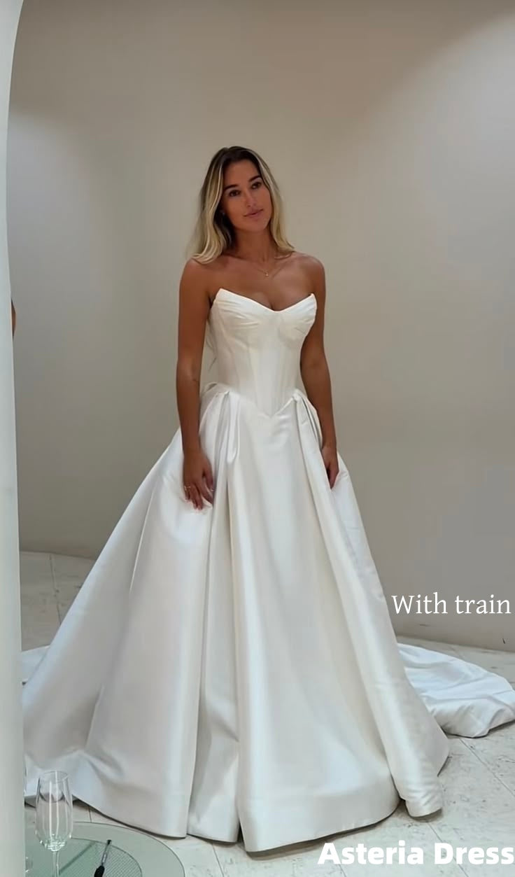 Elegant Ivory White Sweetheart Wedding Dresses Satin Bridal Dress