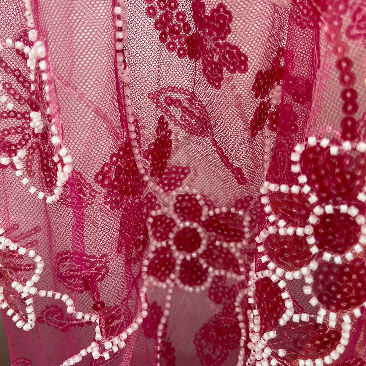 Sexy Red Lace Mermaid Long Prom Dress - V-Neck Evening Gown with Appliques