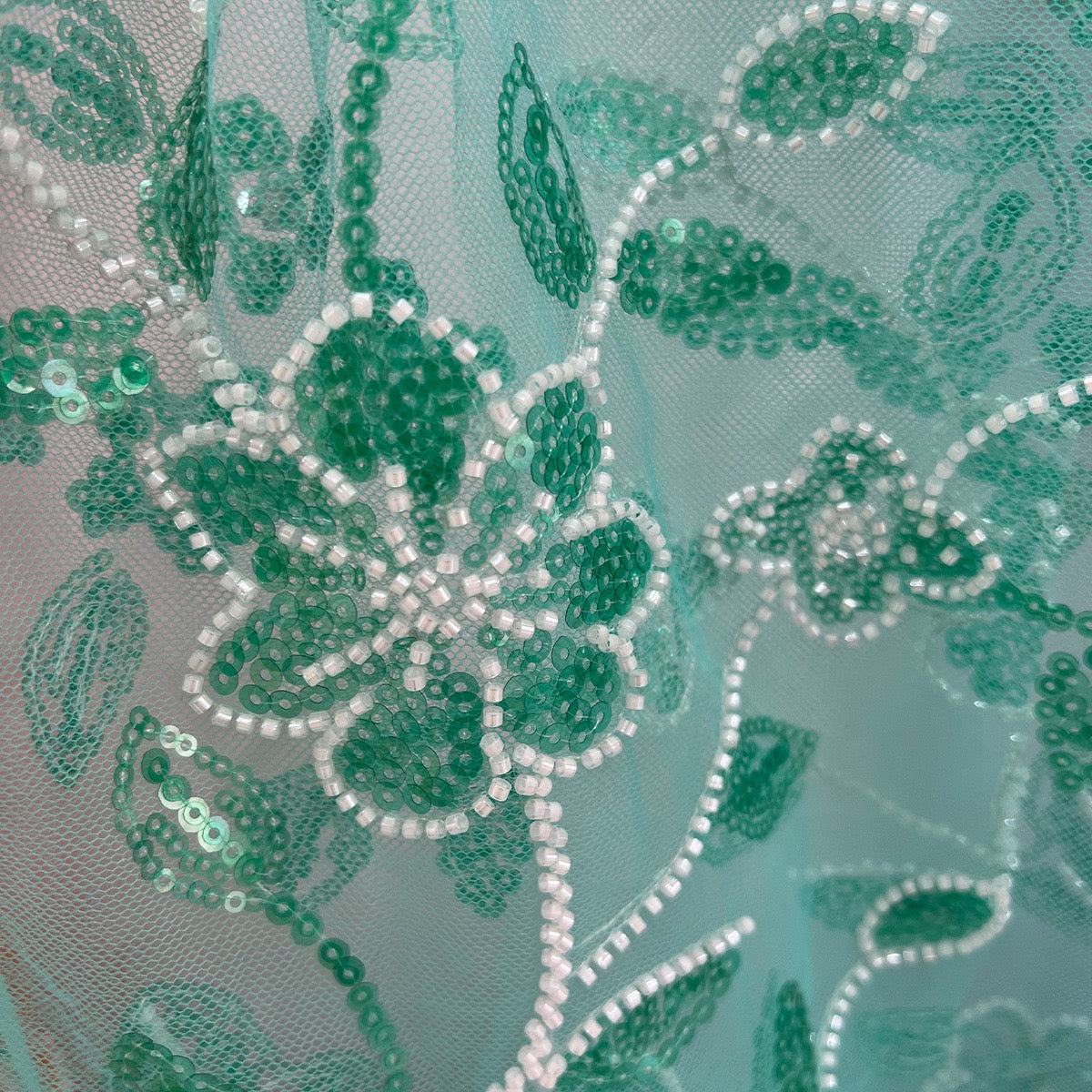 Sexy Red Lace Mermaid Long Prom Dress - V-Neck Evening Gown with Appliques