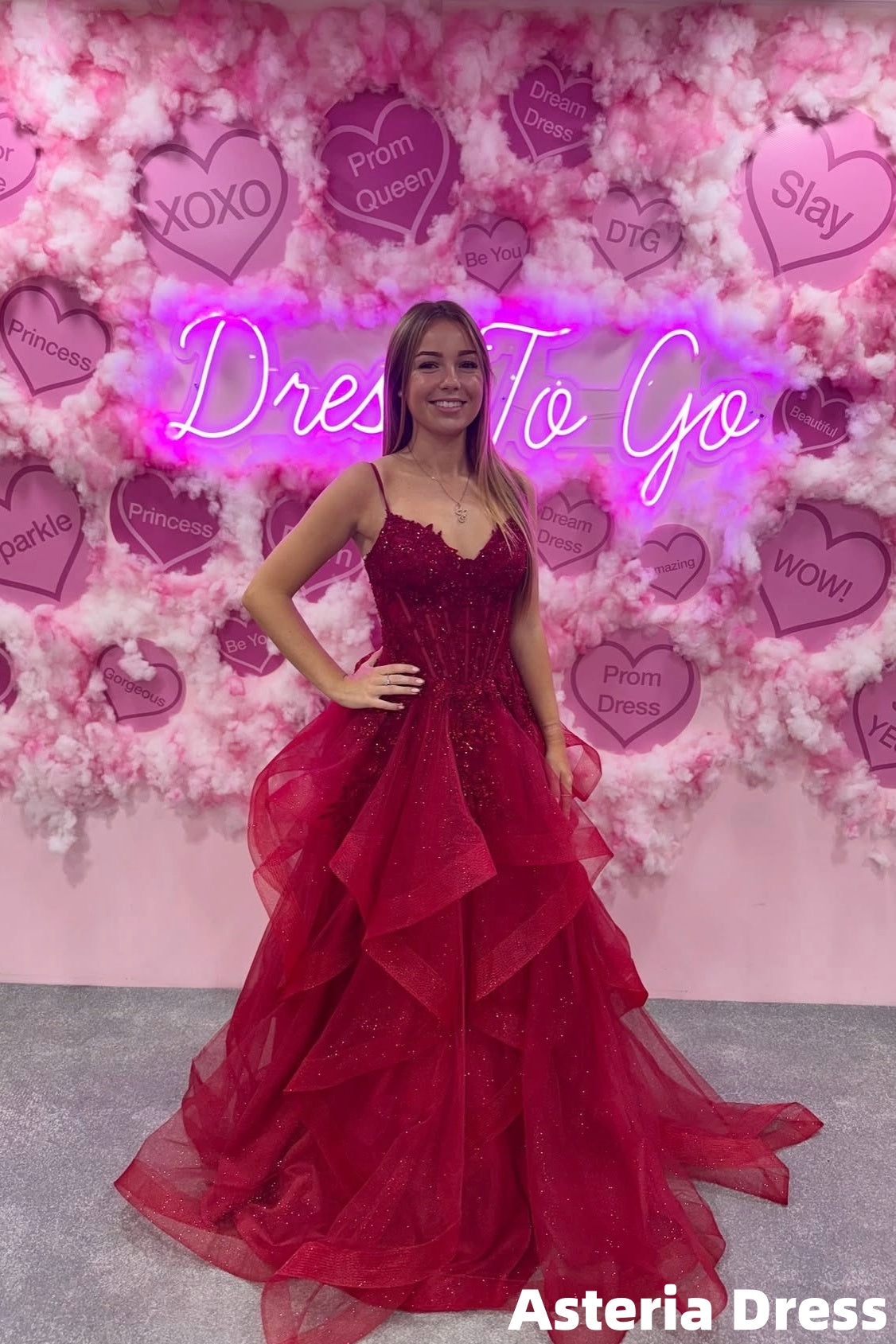 High Quality Spaghetti Straps Appliques V-Neck Ruffle Tulle Prom Dresses