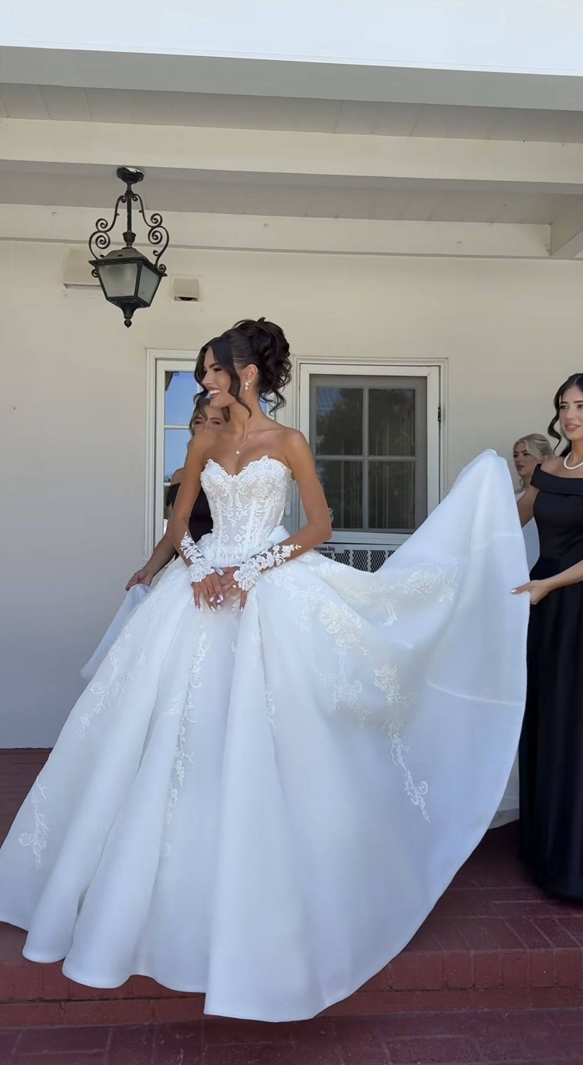 Romantic White Applique Wedding Gown Lace Bridal Dress,AST2095