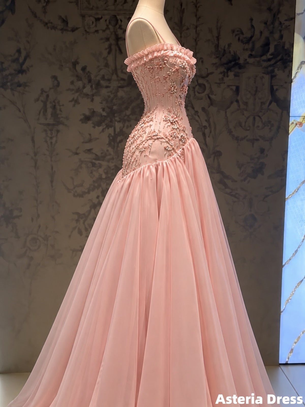 Spaghetti Straps Pink Applique Beaded Chiffon Prom Dresses