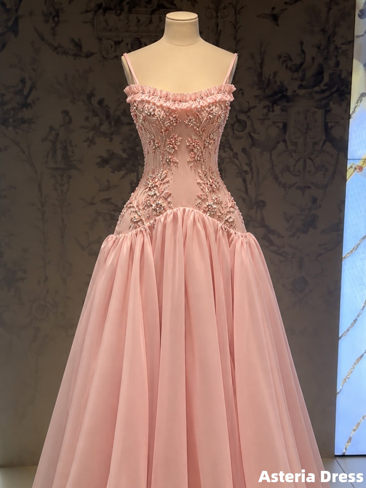 Spaghetti Straps Pink Applique Beaded Chiffon Prom Dresses