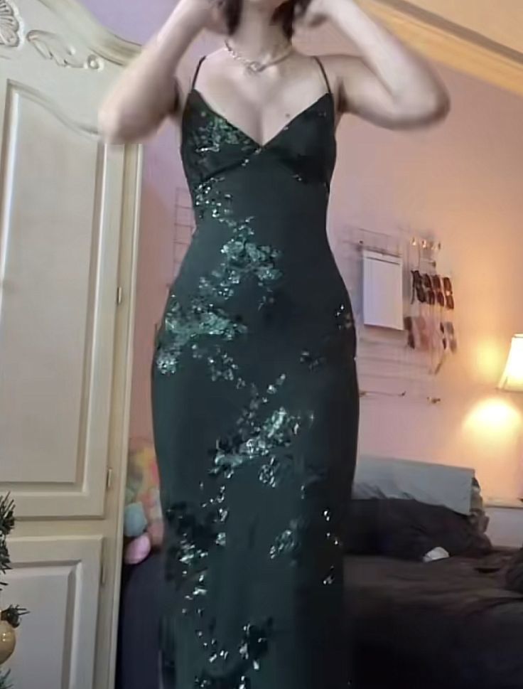 V Neck Green Prom Dresses Evening Gowns With Sequin Appliques,AST2295