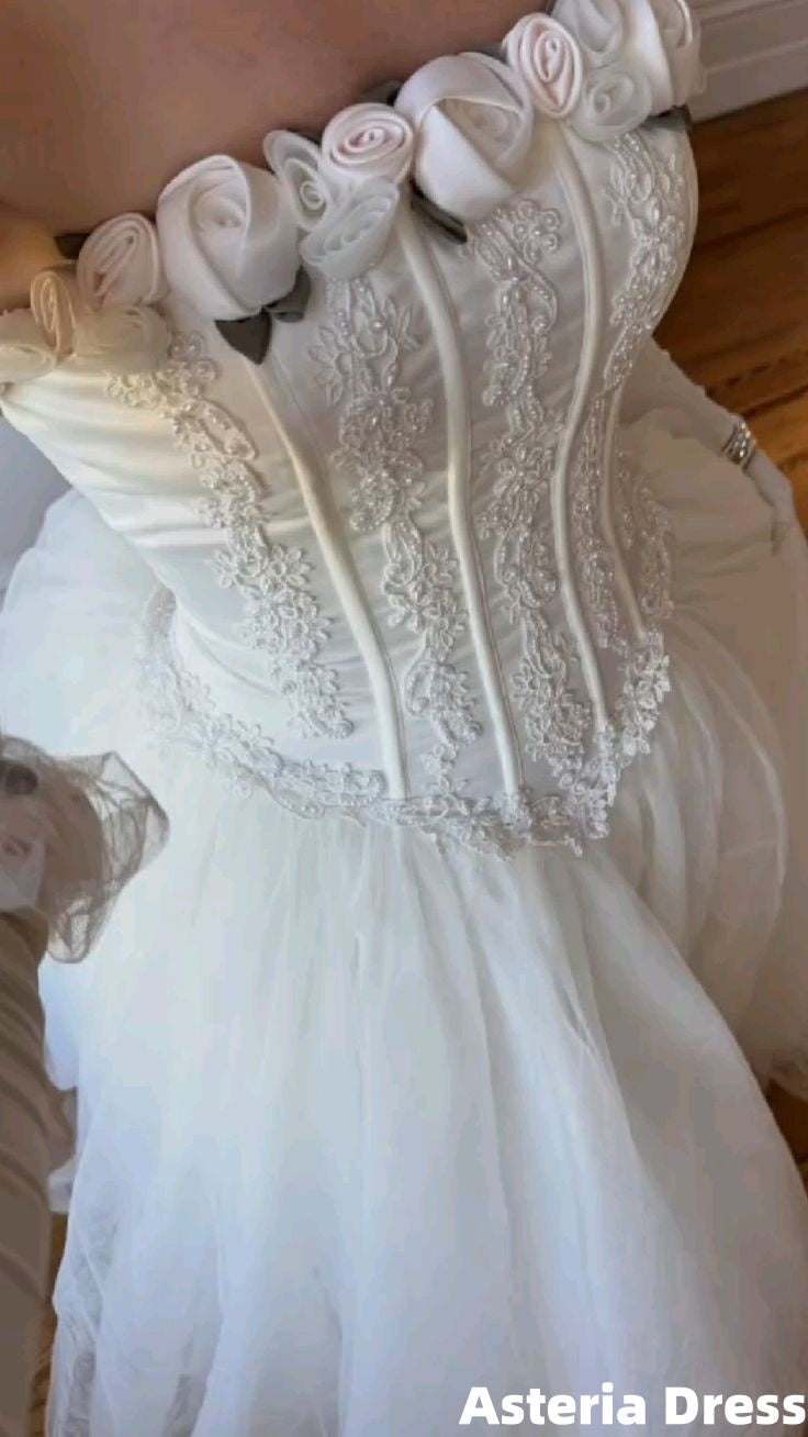 Vintage Strapless White Floral Appliques Tulle Wedding Dresses