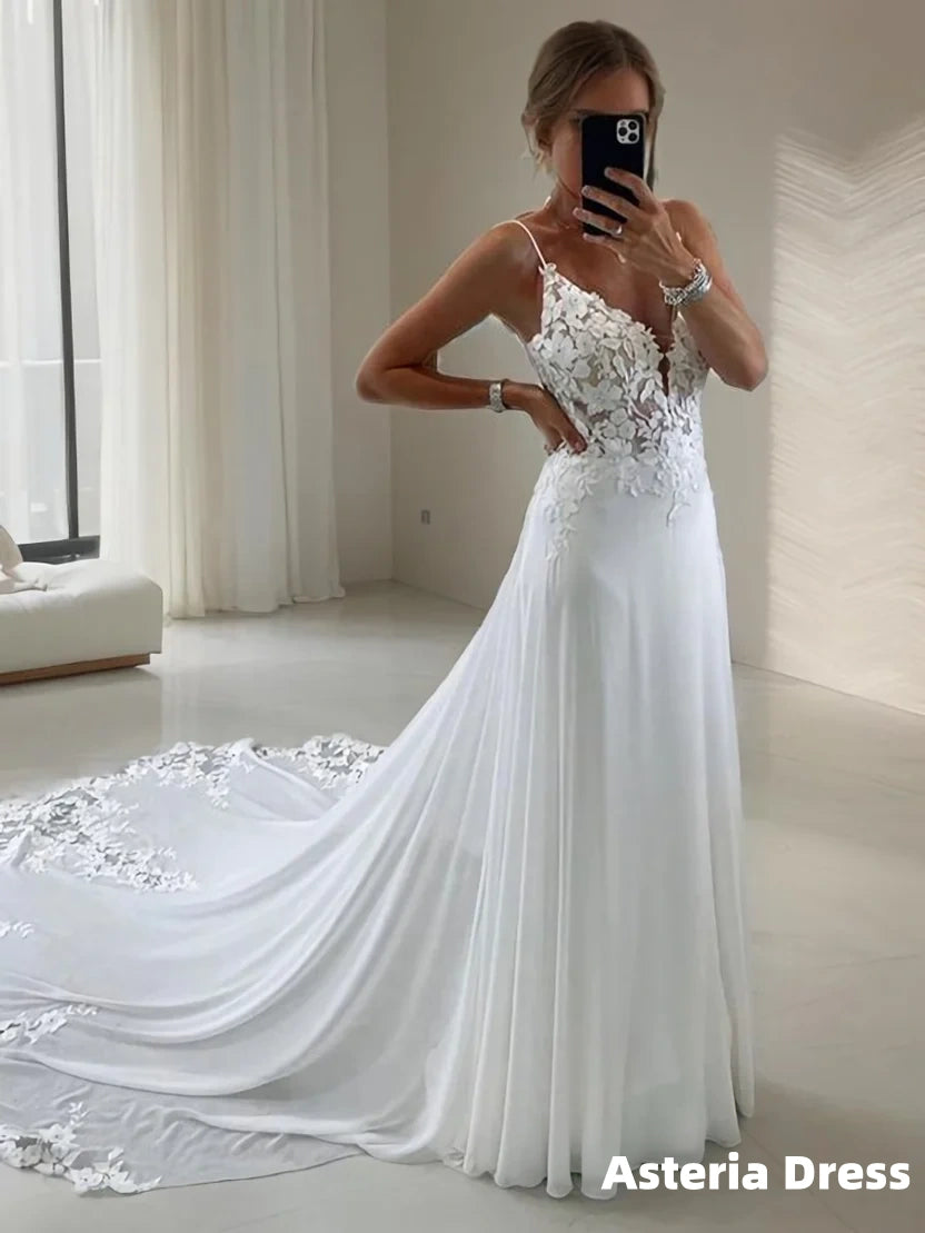 A-Line/Princess V-neck Chapel Train Chiffon Wedding Dresses With Appliques Lace