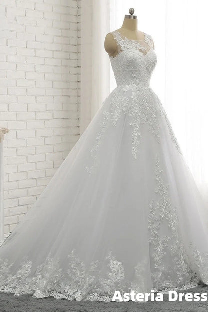 Classic Round neck Lace appliques White Princess Wedding Dress