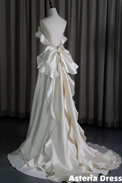Classy Ball Gown Scoop Satin Ruffles Ivory Wedding Dresses Brides Dress
