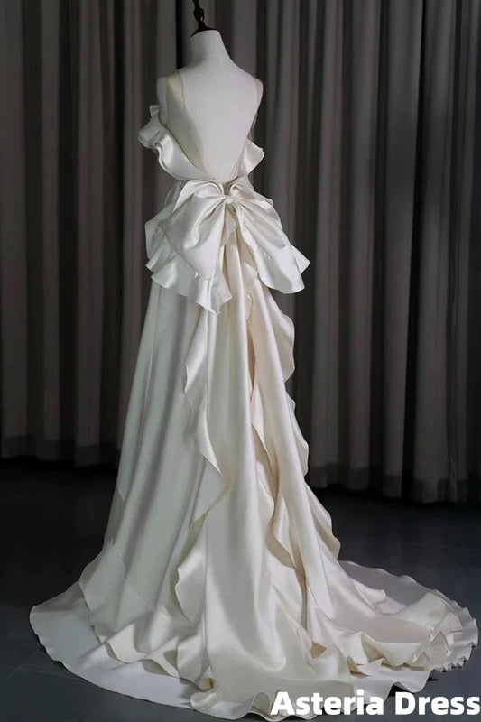 Classy Ball Gown Scoop Satin Ruffles Ivory Wedding Dresses Brides Dress