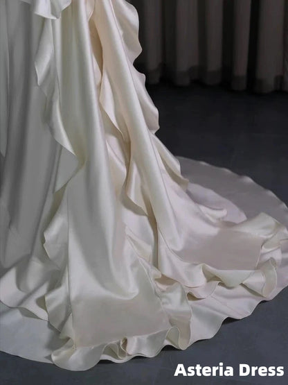 Classy Ball Gown Scoop Satin Ruffles Ivory Wedding Dresses Brides Dress