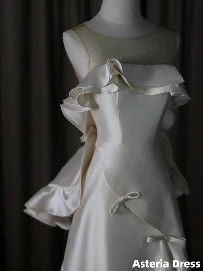 Classy Ball Gown Scoop Satin Ruffles Ivory Wedding Dresses Brides Dress