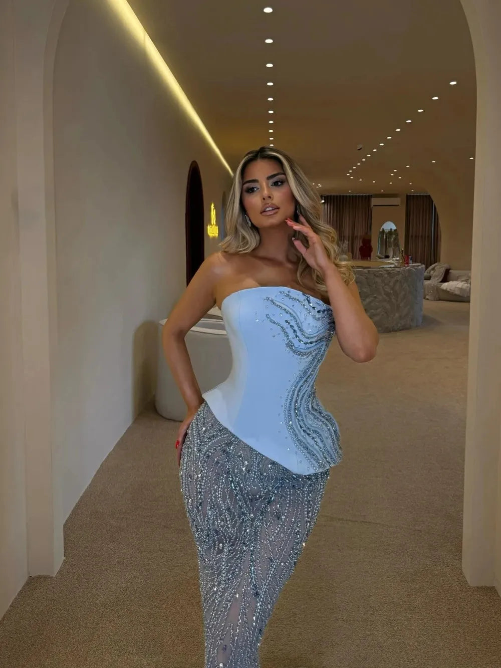 Glamorous Blue Strapless Prom Dress Sleeveless Slimming with Beaded WQ0440