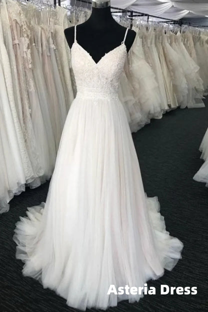 White Lace V-Neck Tulle Wedding Dress