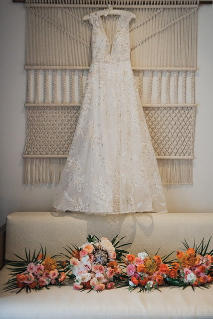 Stylish V-Neck Tulle Applique Long Prom Dress - A-Line Evening Gown