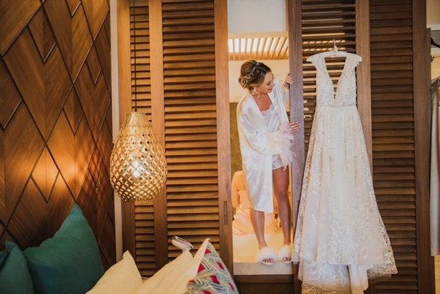 Stylish V-Neck Tulle Applique Long Prom Dress - A-Line Evening Gown